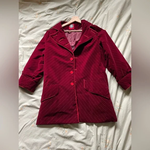 Willy WONKA Striped Jacket
Style Halloween costume Johnny - Picture 3 of 16